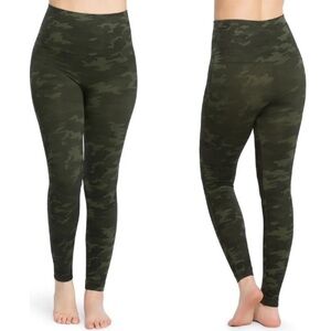 SPANX Look at Me Now Seamless Leggings in Green Camo | Small